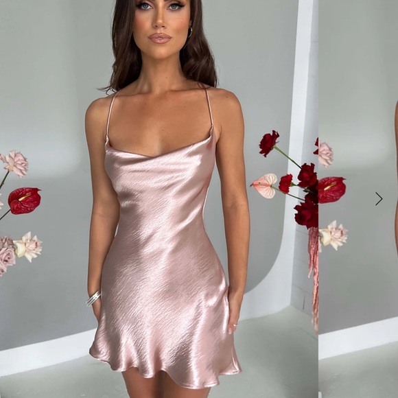 Silk dress Backless - Picture 2 of 2